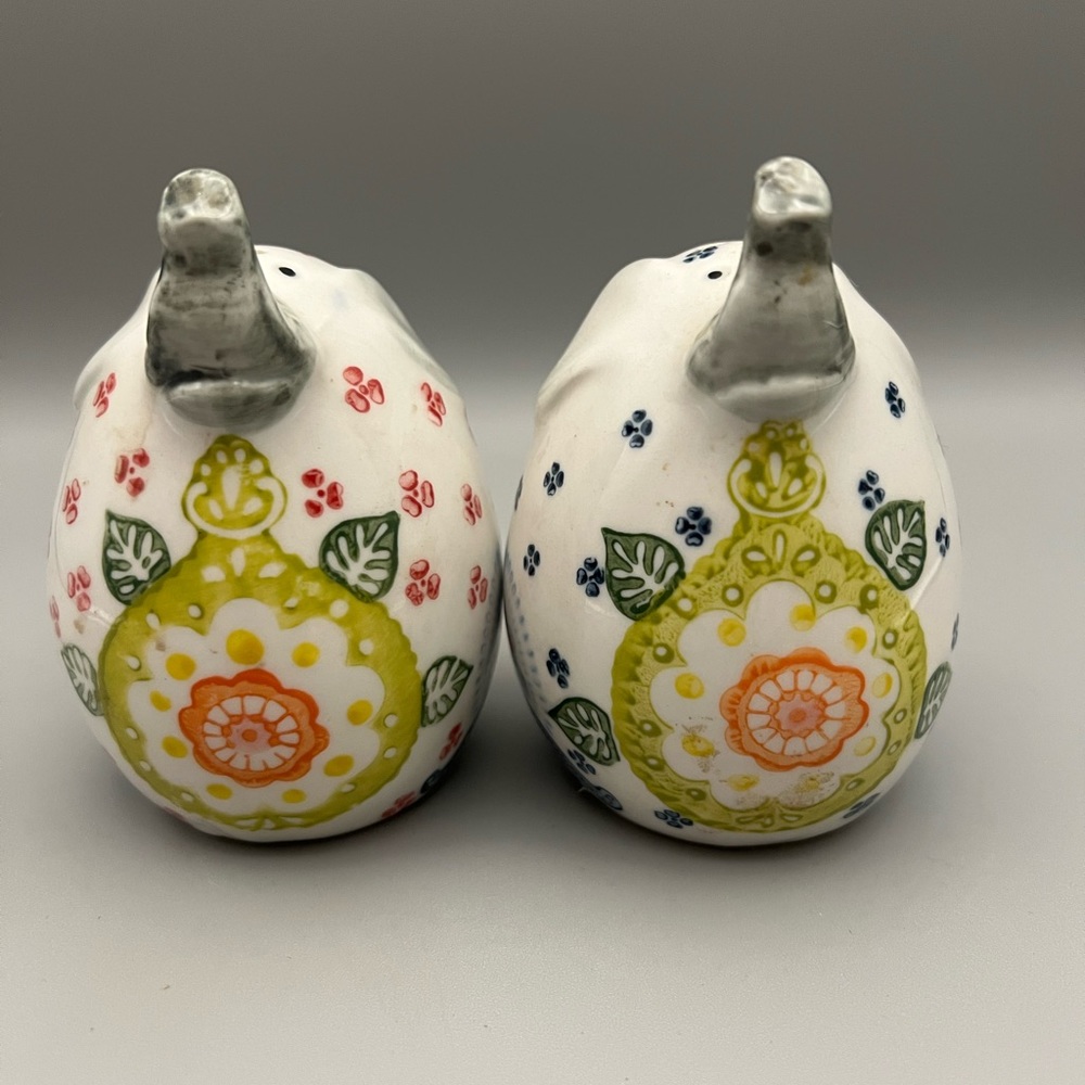 Pier 1 Imports Elephant Ceramic Floral Salt & Pepper Shakers Home Decor Retired